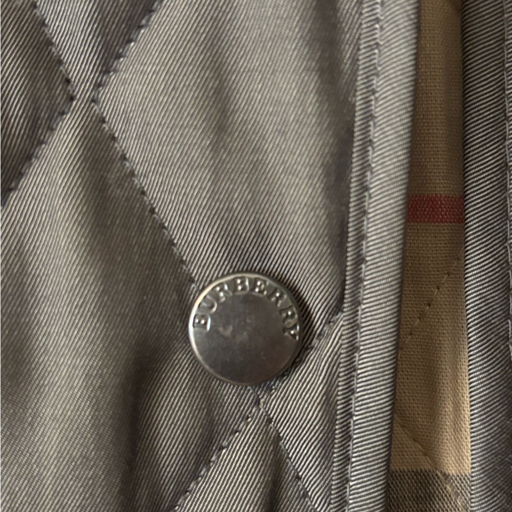 Quilted Burberry Jacket - Picture 4 of 5